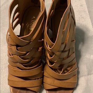 Women’s Alter’d State brown heels. Fits from 6.5-7